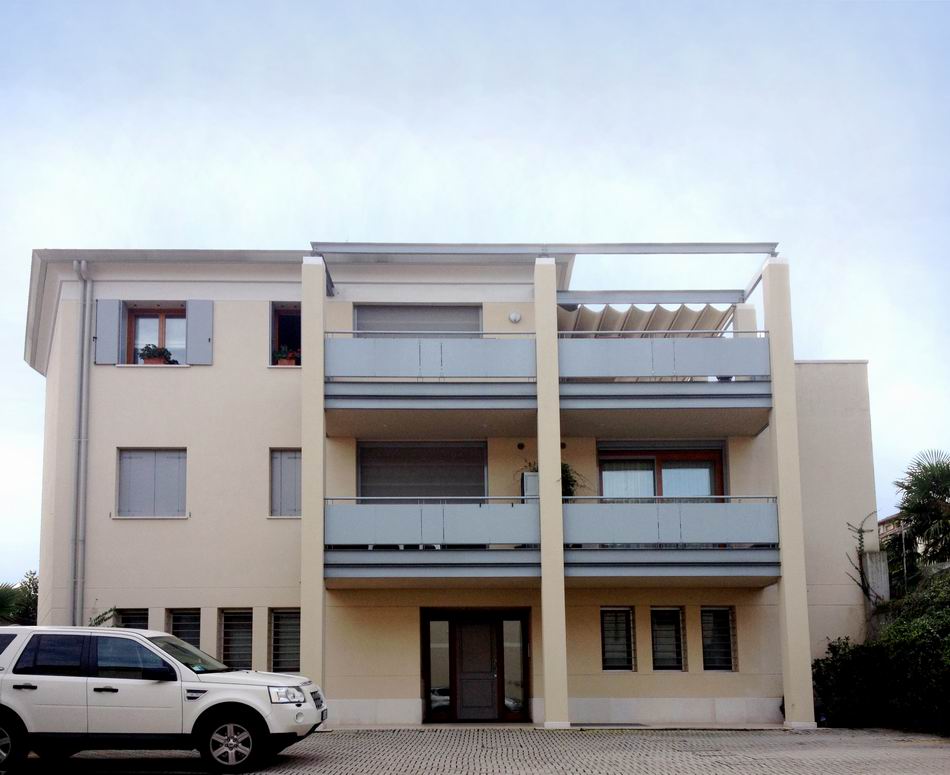 Nuovo fabbricato residenziale-direzionale - Alessandro Corinto Architetto