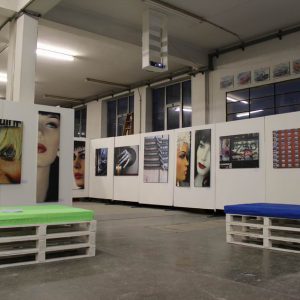 Allestimento di una mostra fotografica