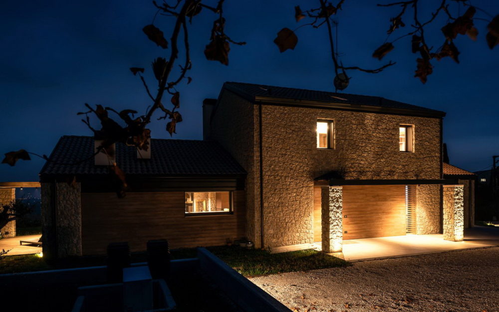 Casa bioecologica in legno in zona collinare - Alessandro Corinto Architetto