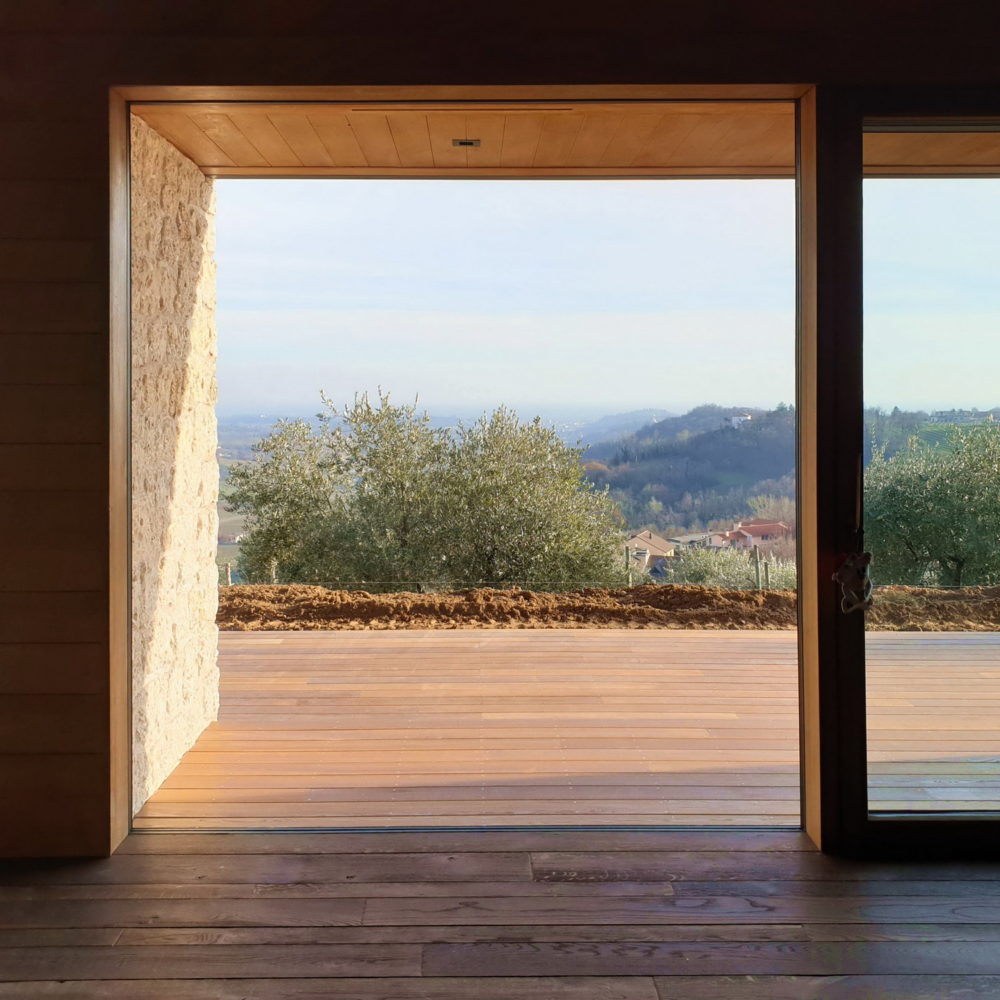 Casa bioecologica in legno in zona collinare - Alessandro Corinto Architetto